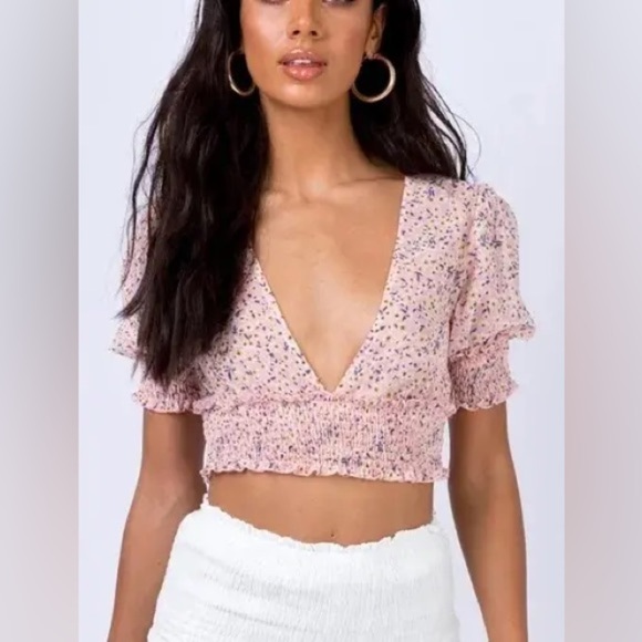 Princess Polly Tops - NWT Princess Polly Crop Top Blouse Pink Floral Print Where Love Blossoms Size 8